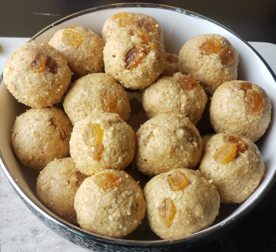 Finished Peanut Ladoos